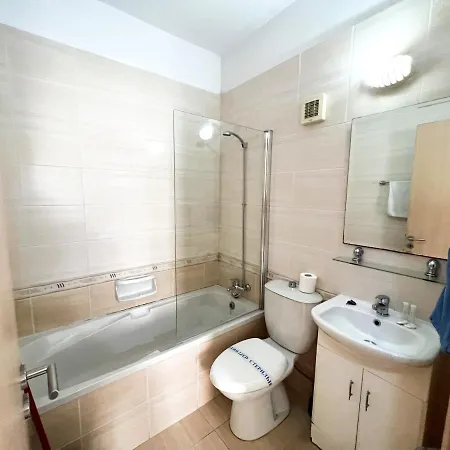 Paros 1 Bedroom Kyklades Apartment Paralimni